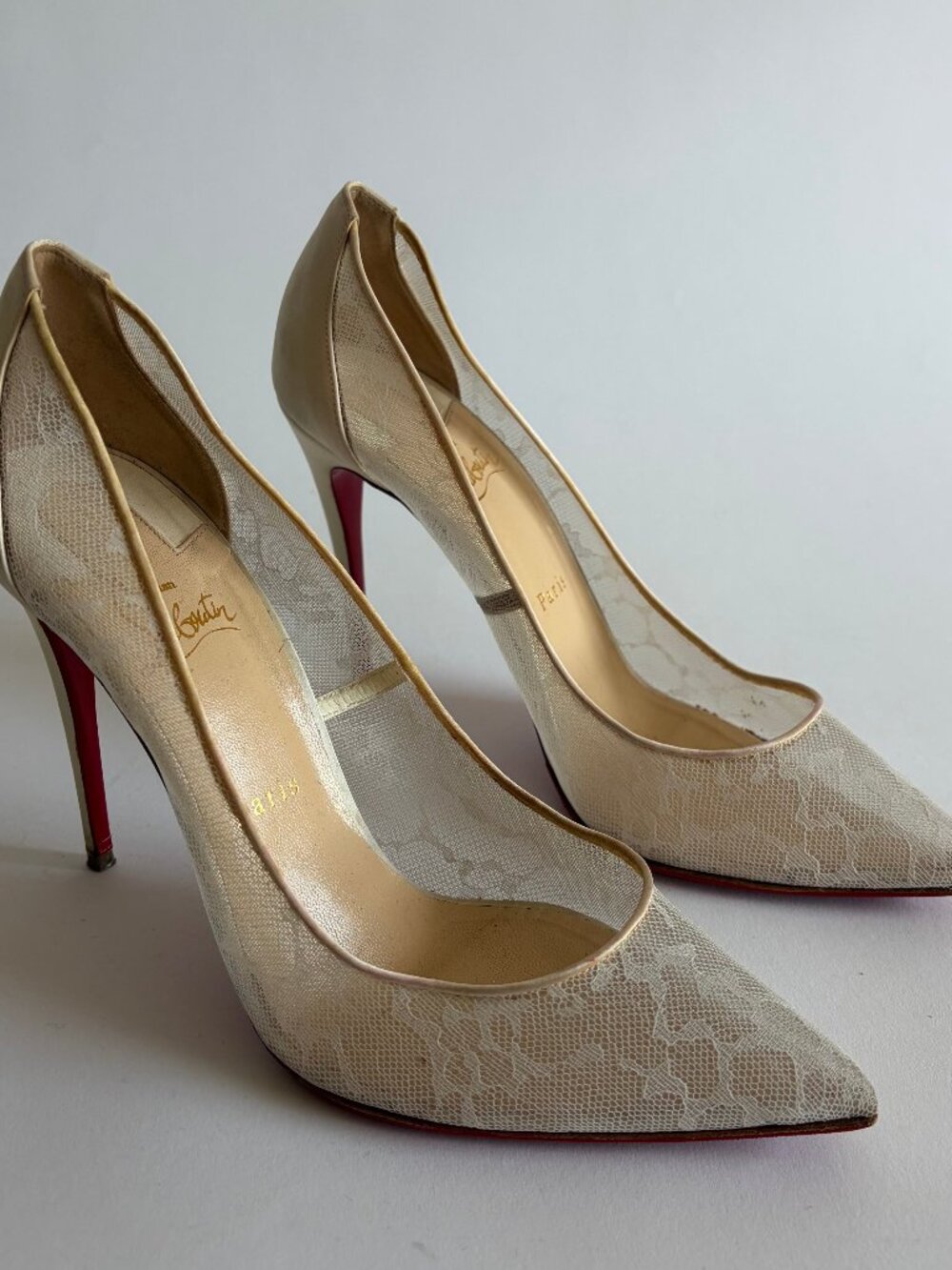 CHRISTIAN LOUBOUTIN OFF WHITE SATIN AND LACE FOLLIES PUMPS